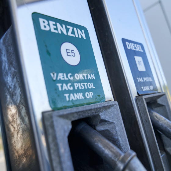 Tankpistoler for E5-benzin og B7-diesel